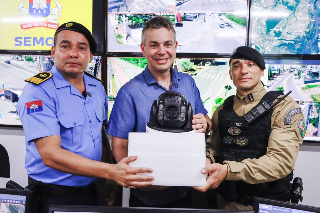 andre-coutinho-reforca-seguranca-em-cabedelo-com-novas-viaturas-e-cameras-inteligentes