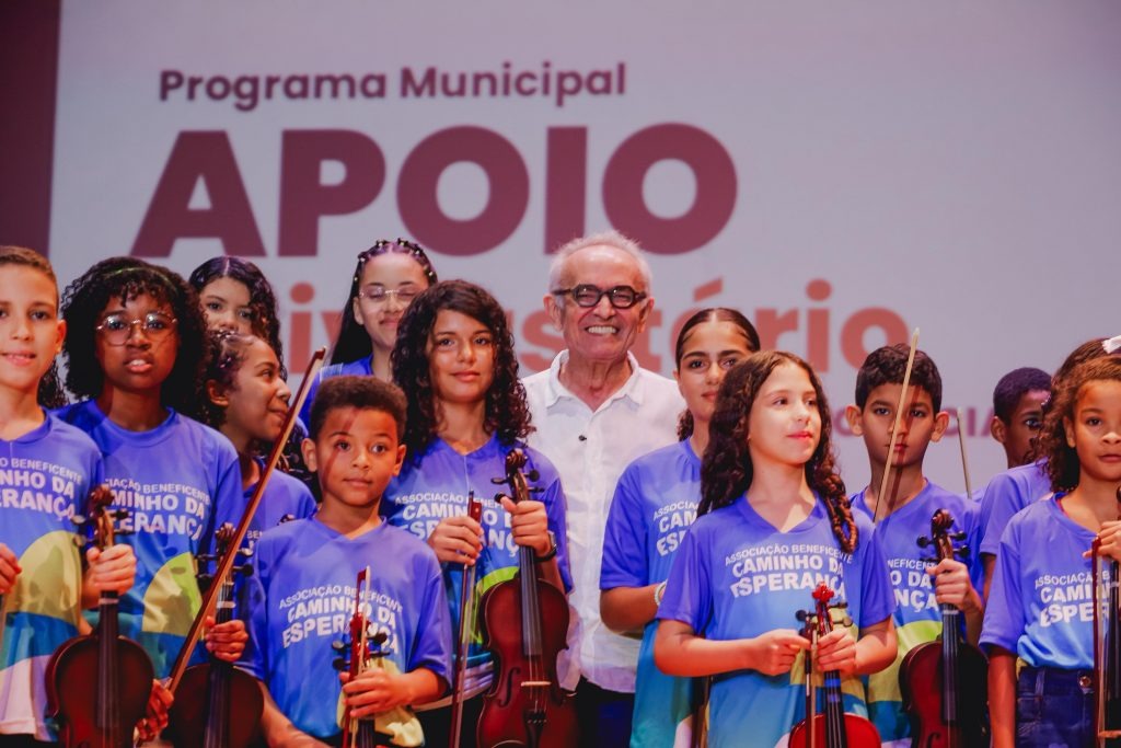 cicero-anuncia-cursinho-para-o-enem-e-1o-restaurante-popular-universitario-de-jp