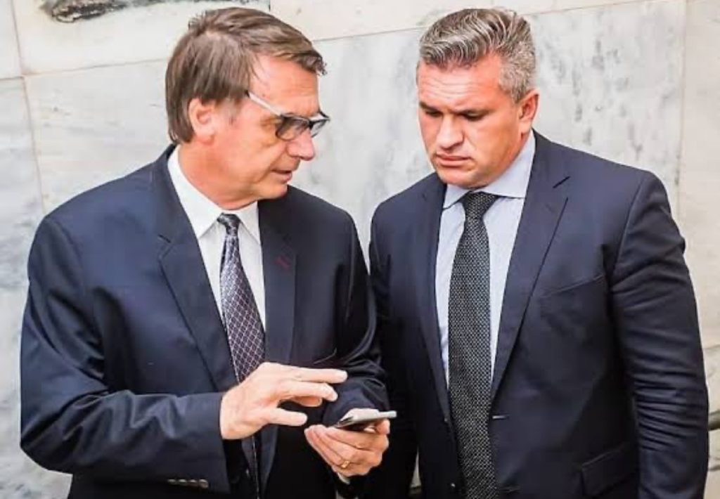 video:-julian-lemos-chama-bolsonaro-de-“cachorro-morto”-e-faz-alerta-ao-pt