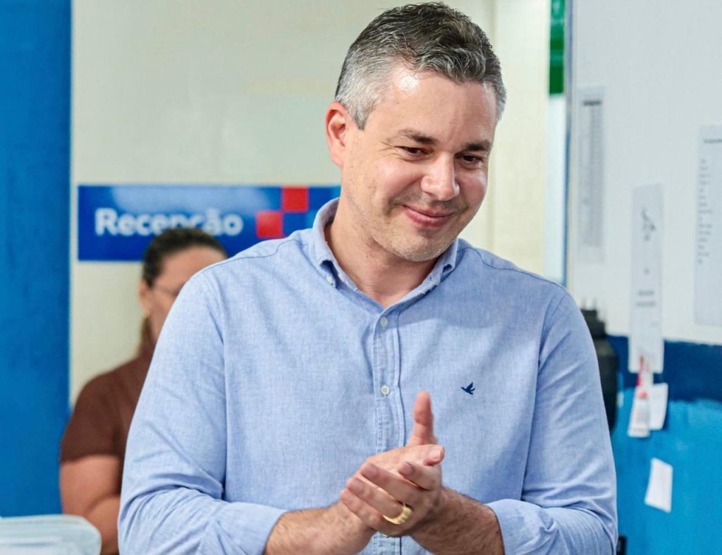 andre-coutinho-antecipa-pagamento-dos-servidores-de-cabedelo