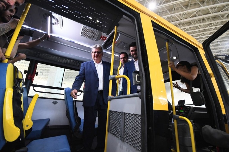 joao-azevedo-entrega-104-novos-onibus-escolares-nesta-sexta-feira