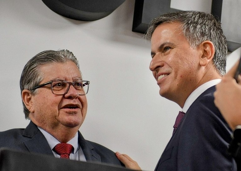 joao-azevedo-prestigia-posse-de-novo-superintendente-da-pf-da-paraiba