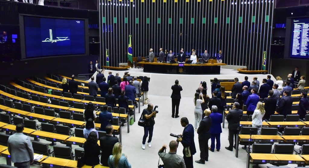 pec-da-blindagem:-manobra-da-camara-aprova-voto-secreto-para-abertura-de-processos