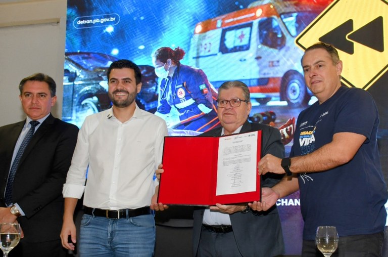 joao-azevedo-abre-semana-nacional-de-transito-e-entrega-premiacoes-do-desafio-nota-1000