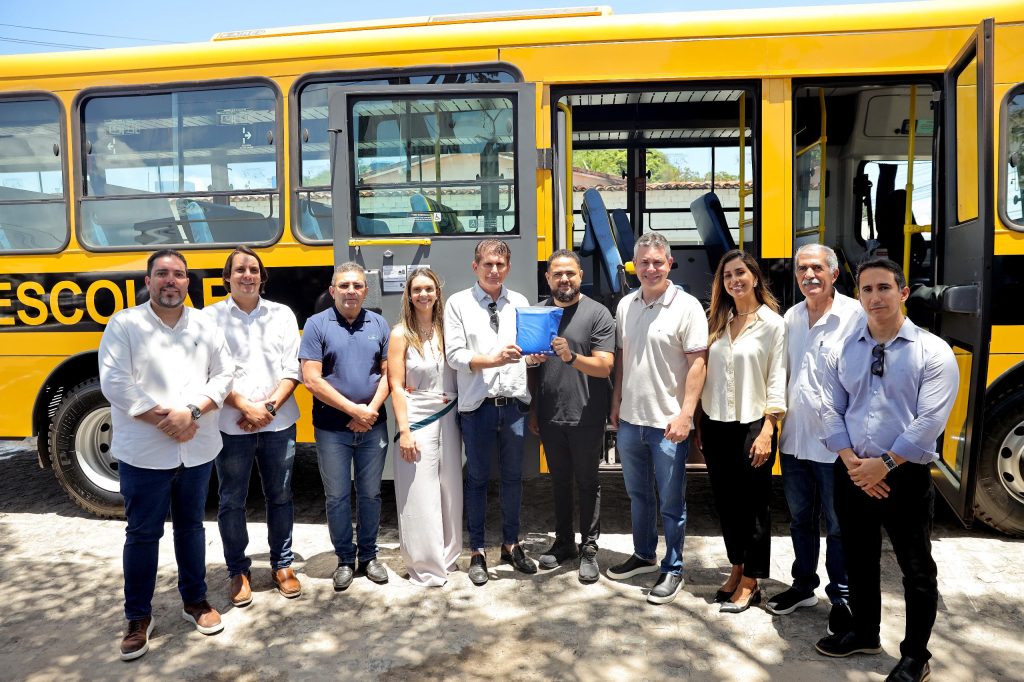 andre-coutinho-amplia-acesso-ao-transporte-escolar-para-alunos-de-cabedelo
