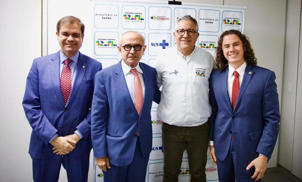 cicero-lucena-garante-implantacao-do-programa-‘agora-tem-especialista’-em-jp
