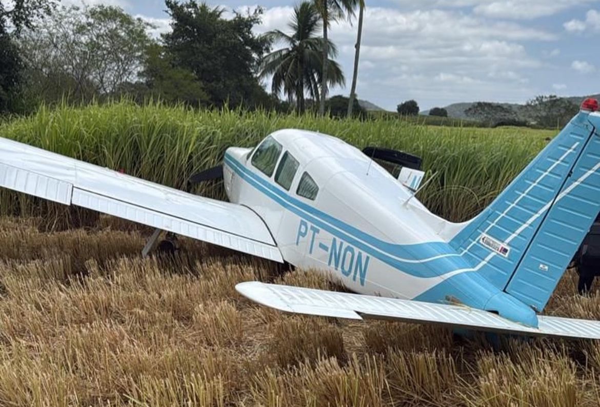 urgente:-aviao-que-transportava-cicero-lucena-e-equipe-faz-pouso-de-emergencia,-na-pb