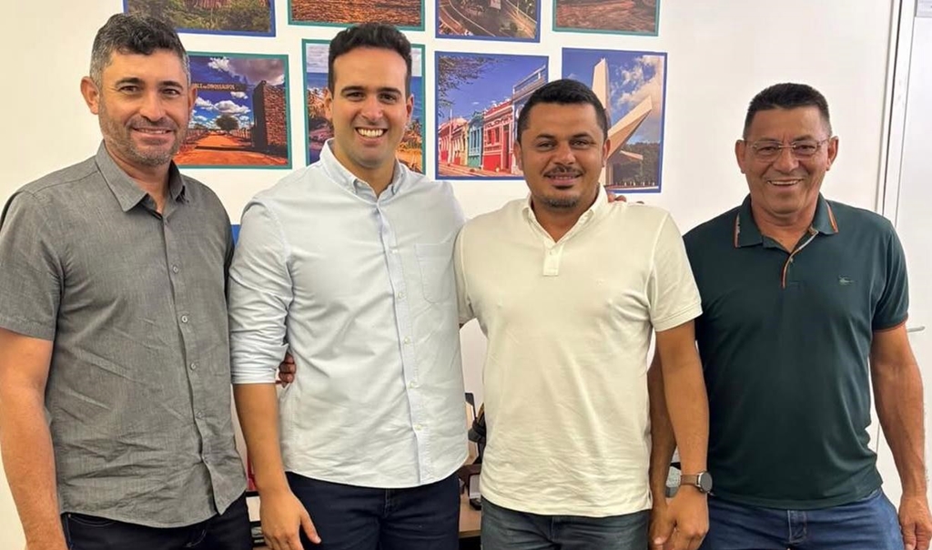 prefeito-do-mdb-deixa-oposicao-e-anuncia-apoio-a-lucas-ribeiro-para-2026