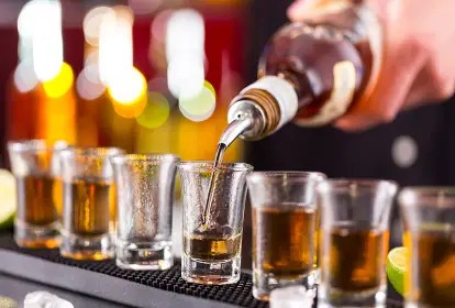 metanol-nas-bebidas:-bares-de-joao-pessoa-emitem-nota-sobre-qualidade-dos-produtos;-veja-lista