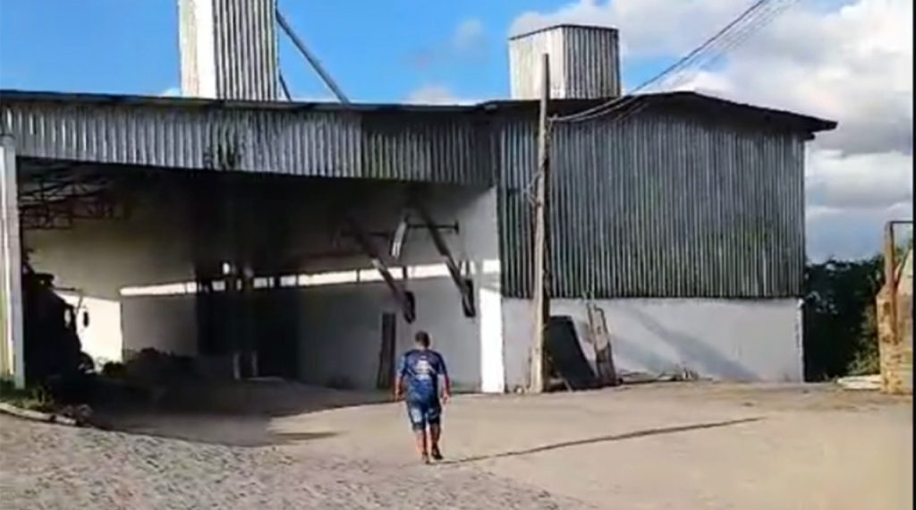 agevisa-interdita-fabrica-de-racao-e-reinterdita-empresa-avicola-no-brejo-da-pb