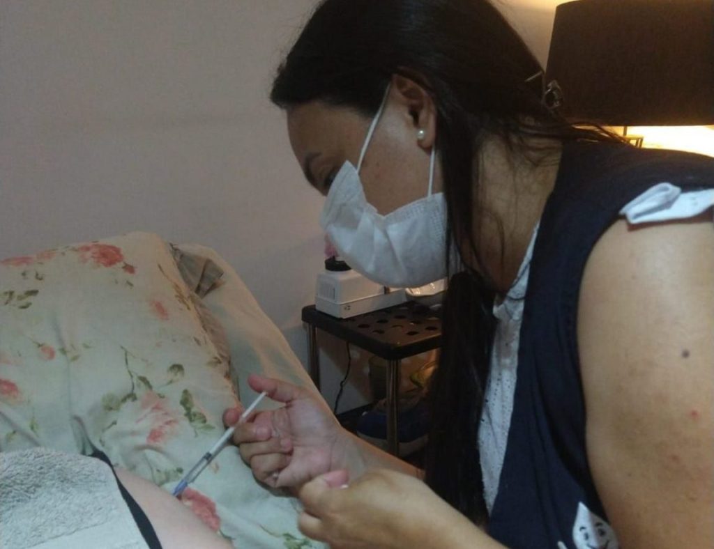 pmjp-facilita-acesso-a-vacinacao-por-meio-do-app-‘joao-pessoa-na-palma-da-mao’-para-acamados