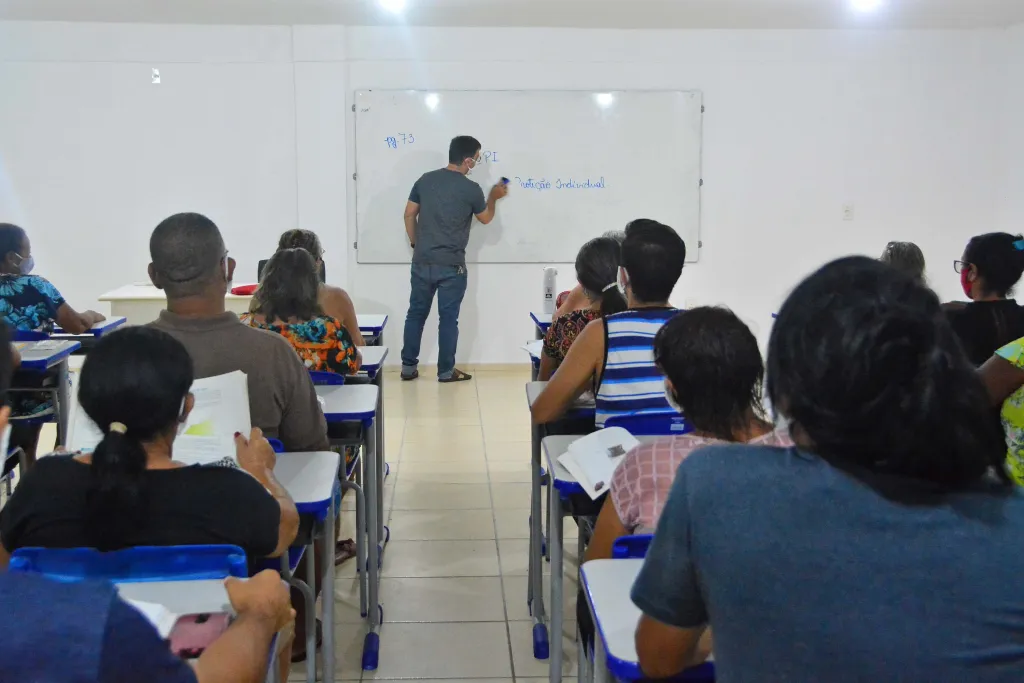 camara-aprova-pagamento-de-piso-salarial-dos-professores-para-contratos-temporarios