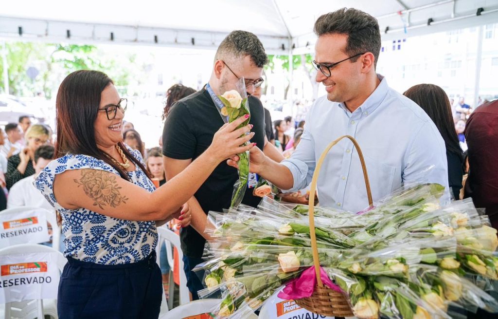 lucas-ribeiro-homenageia-professores-da-rede-estadual-e-destaca-avancos-na-paraiba