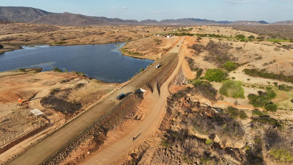 governo-da-pb-intensifica-obras-de-pavimentacao-da-rodovia-que-liga-coremas-a-aguiar