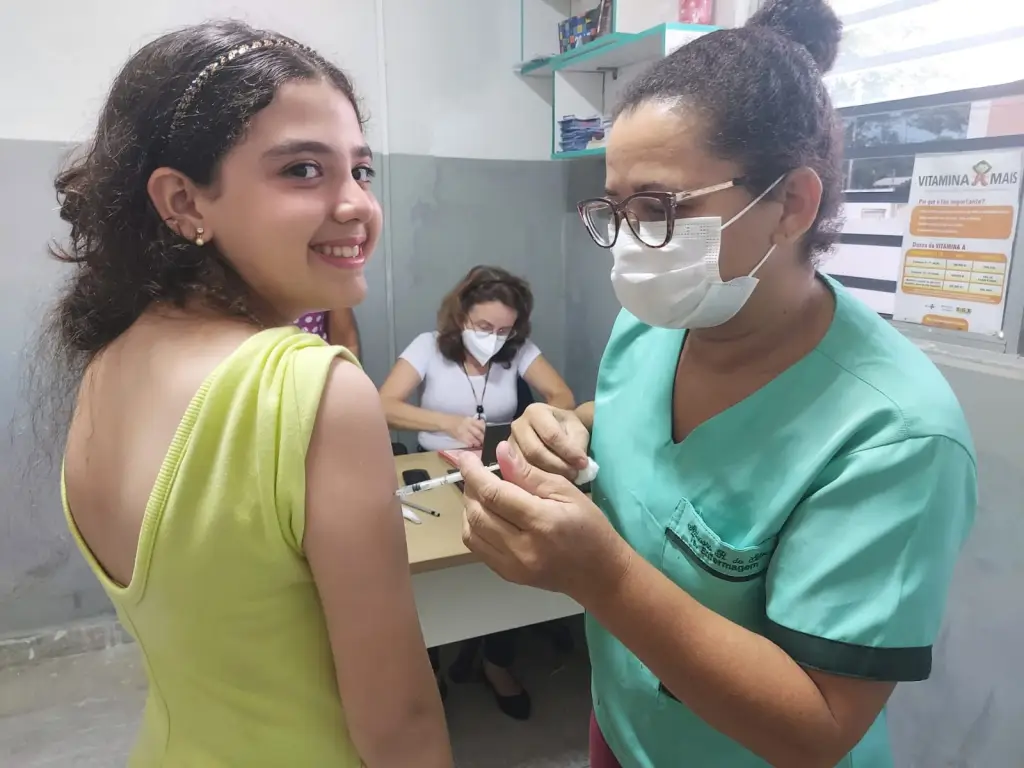 dia-d-de-multivacinacao-e-realizado-neste-sabado-em-todo-o-pais