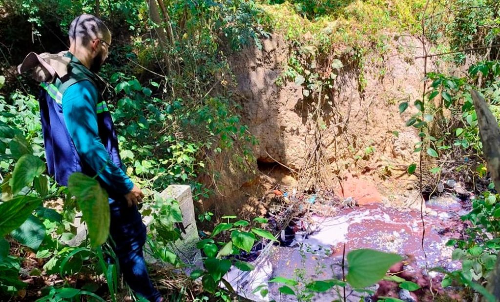 fabrica-unitextil-e-embargada-e-multada-em-mais-de-r$-45-mil-por-poluicao,-em-jp