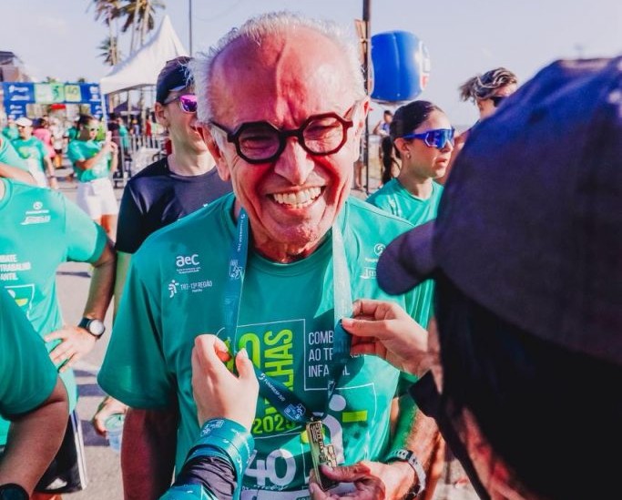 cicero-lucena-reforca-luta-contra-trabalho-infantil-durante-corrida-10-milhas-do-trt