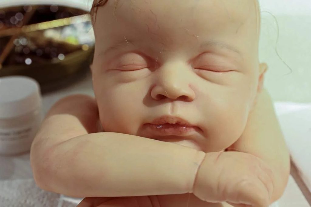 mulher-leva-bebe-reborn-“com-gripe”-para-upa,-que-nega-atendimento