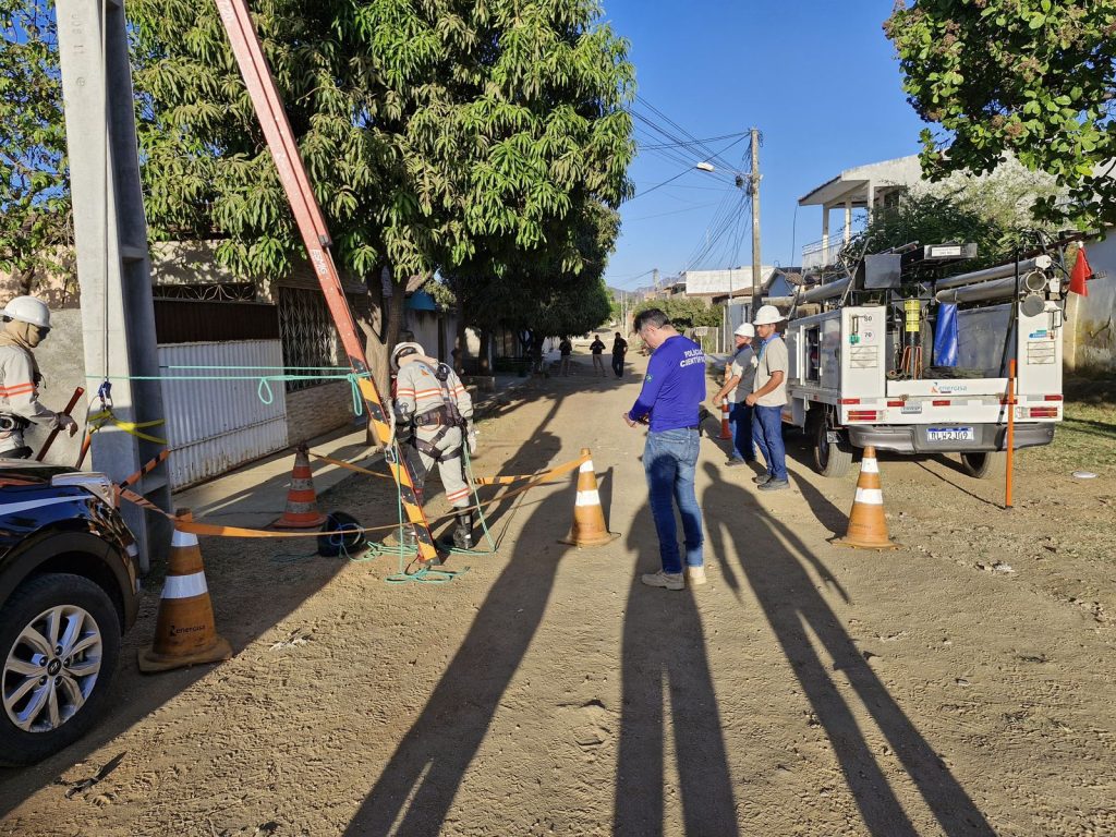 cinco-pessoas-sao-presas-por-furto-de-energia-no-sertao-da-paraiba