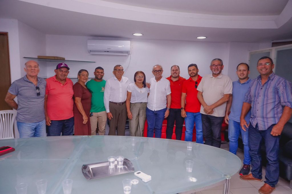 cicero-lucena-recebe-apoios-em-sape-e-serraria-e-amplia-base-politica-na-paraiba