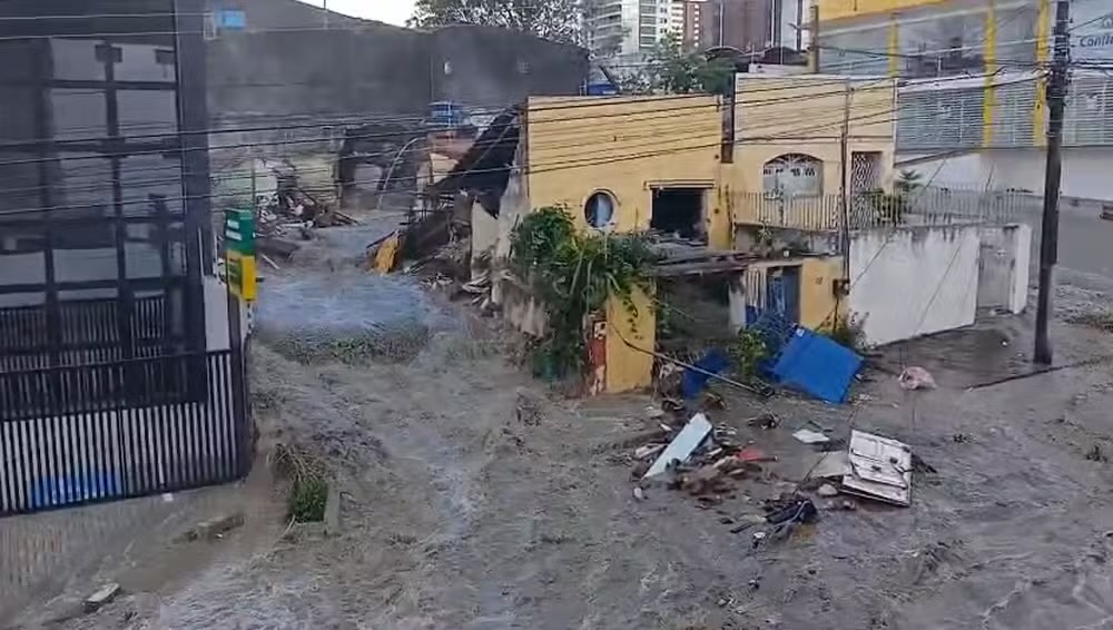 cagepa-e-governo-lamentam-rompimento-de-reservatorio-e-prestam-assistencia-a-vitimas,-em-cg;-entenda