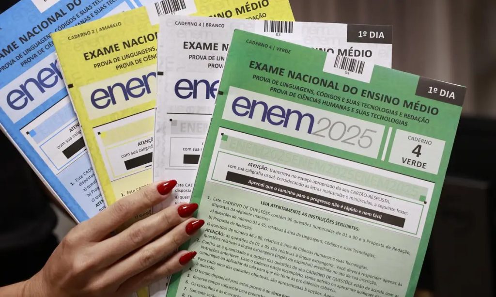 mais-de-140-mil-pessoas-realizam-2o-dia-de-provas-do-enem-na-pb-neste-domingo