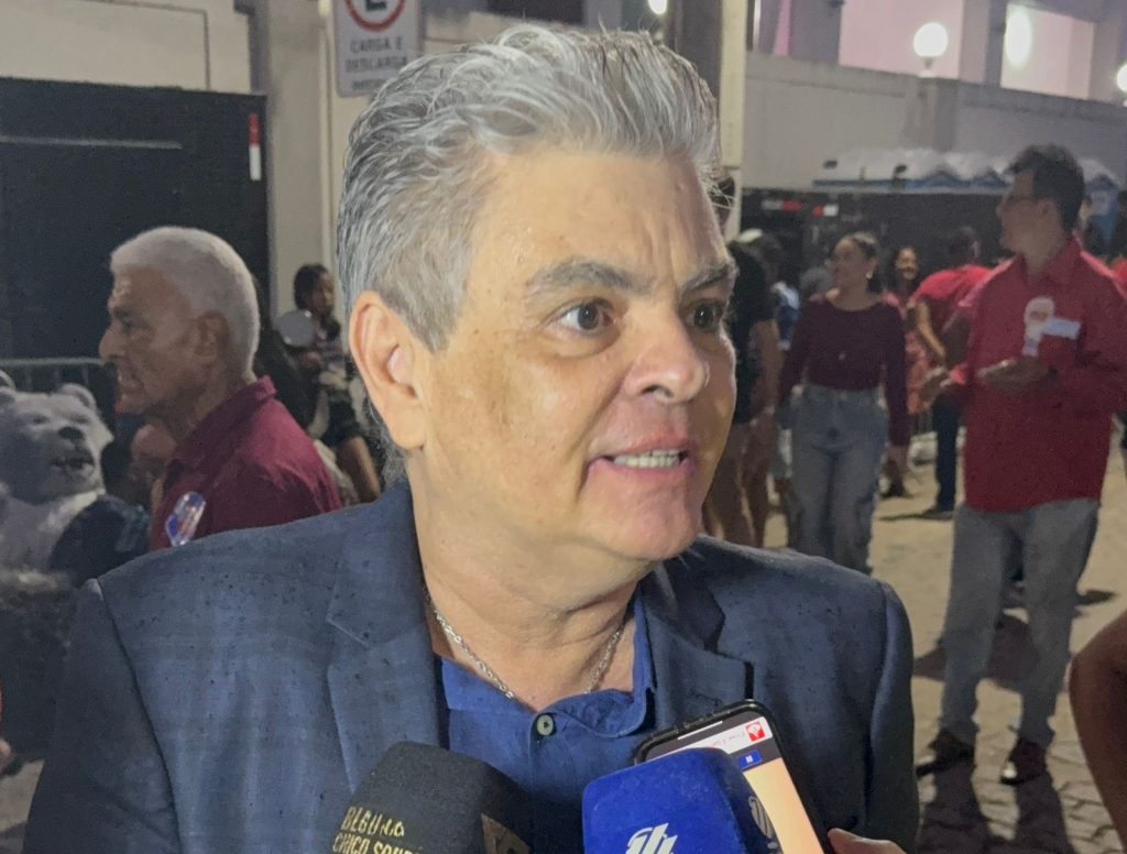 video:-ronaldinho-relembra-historico-de-cicero-com-os-cunha-lima-e-confirma-pedro-no-projeto-de-2026