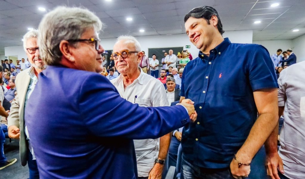 leo-bezerra-deixa-presidencia-do-psb-em-joao-pessoa-a-pedido-de-joao-azevedo