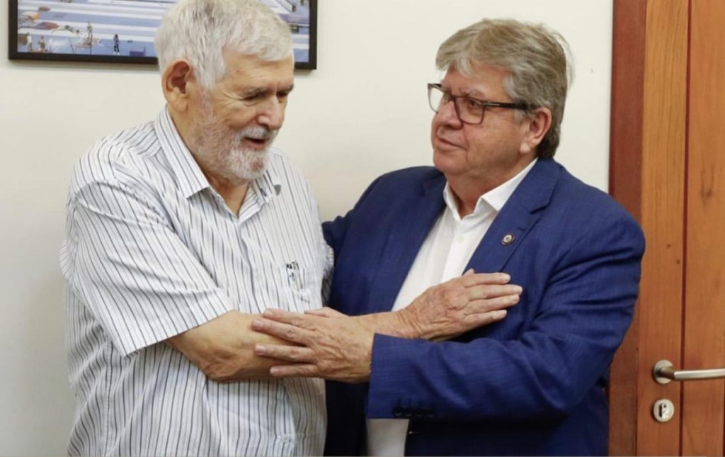luiz-couto-anuncia-apoio-a-joao-azevedo-para-o-senado-em-2026