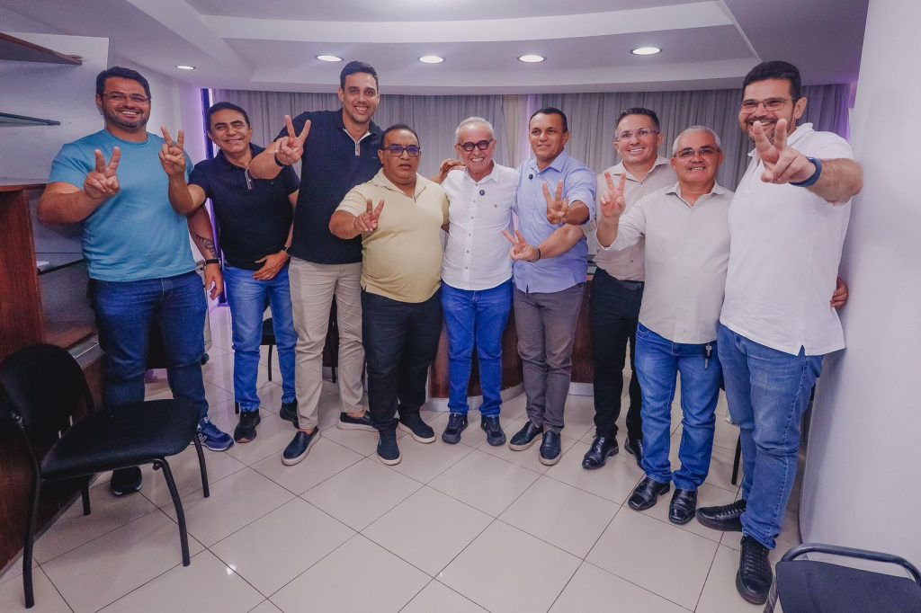 cicero-fortalece-pre-candidatura-ao-governo-com-apoio-de-vereadores-e-liderancas-no-alto-sertao