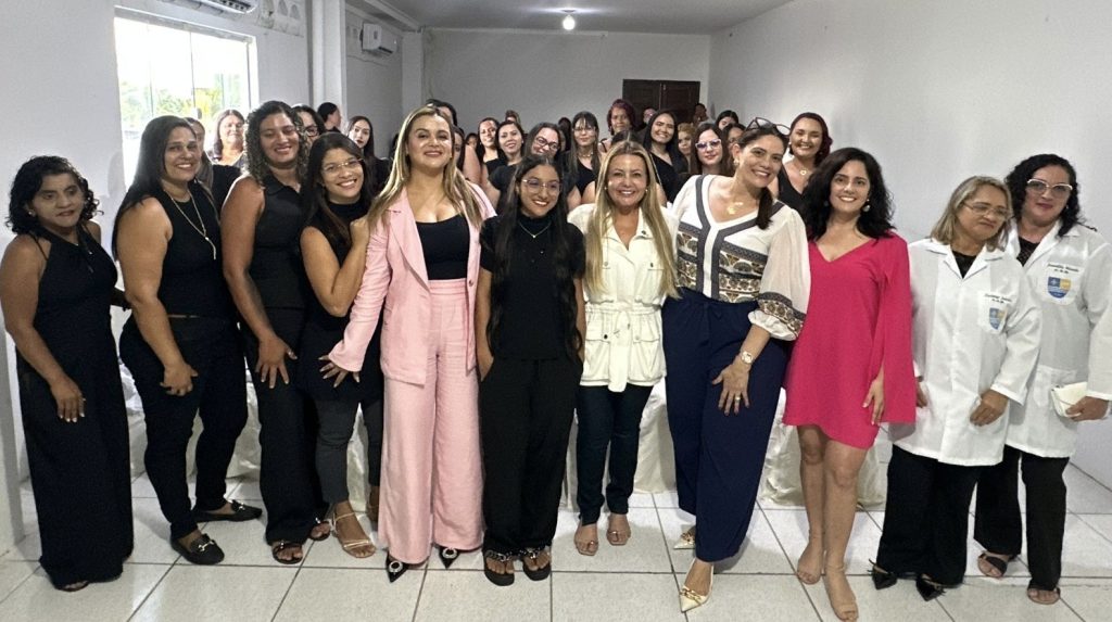 prefeitura-de-bayeux-realiza-cerimonia-para-alunas-de-curso-em-saude-bucal