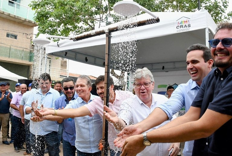 joao-azevedo-inaugura-adutora-e-estrada-com-investimentos-que-superam-r$-50-milhoes