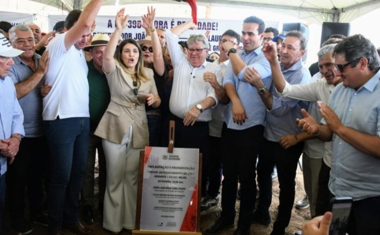 joao-azevedo-entrega-estrada-que-liga-br-230-aos-distritos-de-gravata-e-aguas-belas,-no-sertao