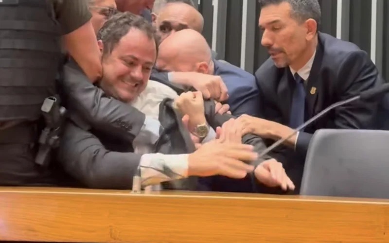 motta-se-pronuncia-sobre-episodio-com-glauber-braga:-“nao-permitirei-que-regras-sejam-rasgadas”