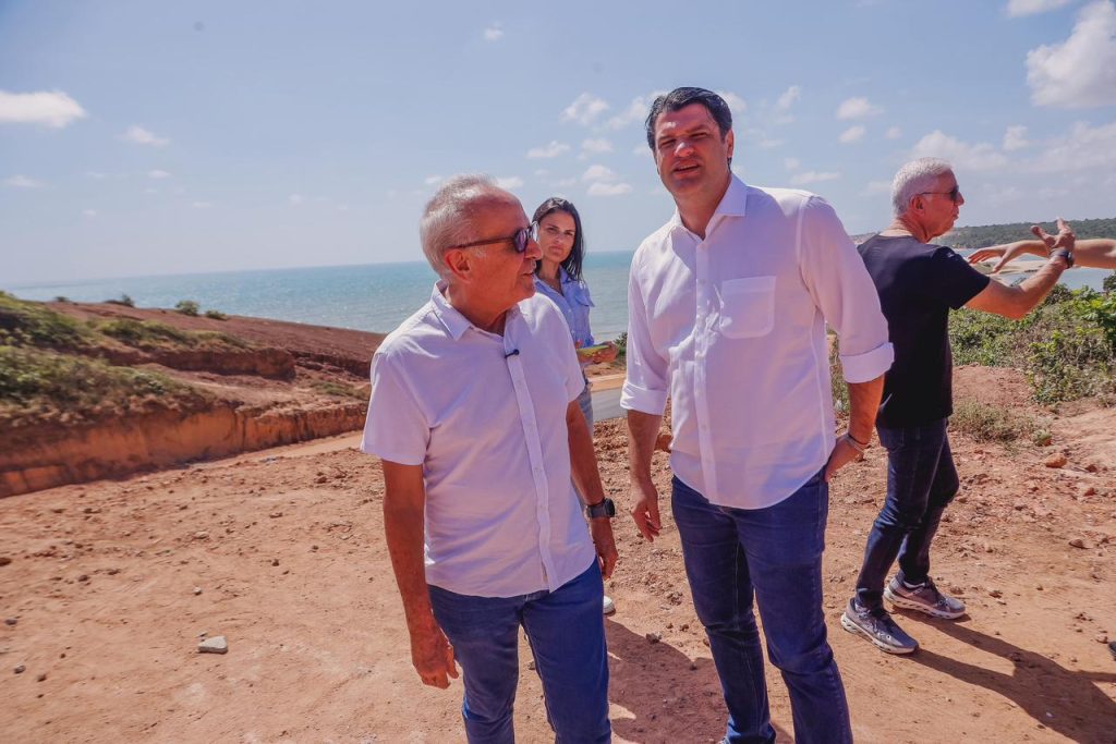 cicero-lucena-inspeciona-obras-da-orla-sul-e-projeta-conclusao-para-fevereiro-de-2026