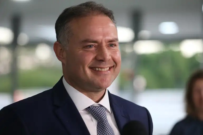 ministro-visita-o-detran-pb-e-participa-da-implantacao-do-novo-modelo-da-cnh