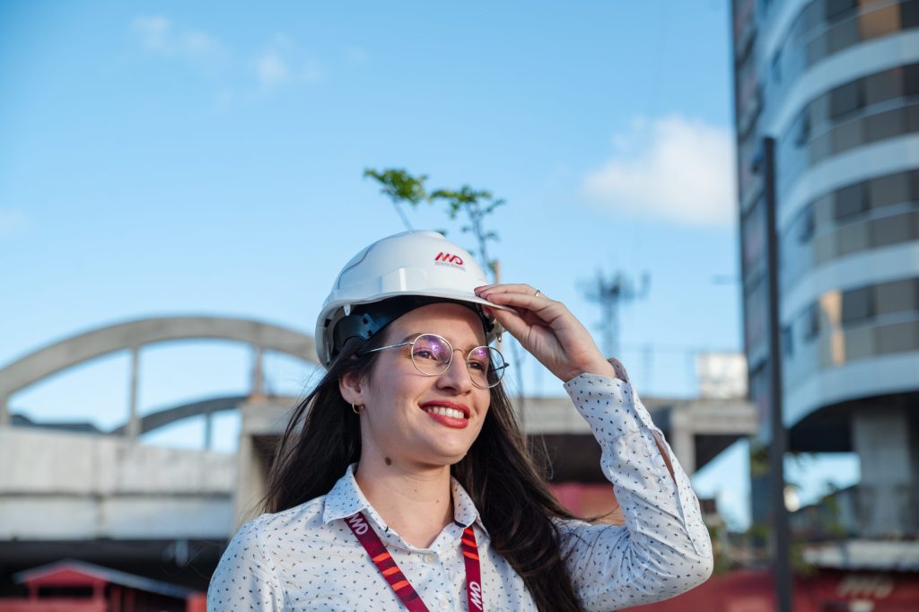 moura-dubeux-celebra-dias-do-engenheiro,-pedreiro-e-arquiteto-e-destaca-protagonismo-feminino-na-construcao-civil