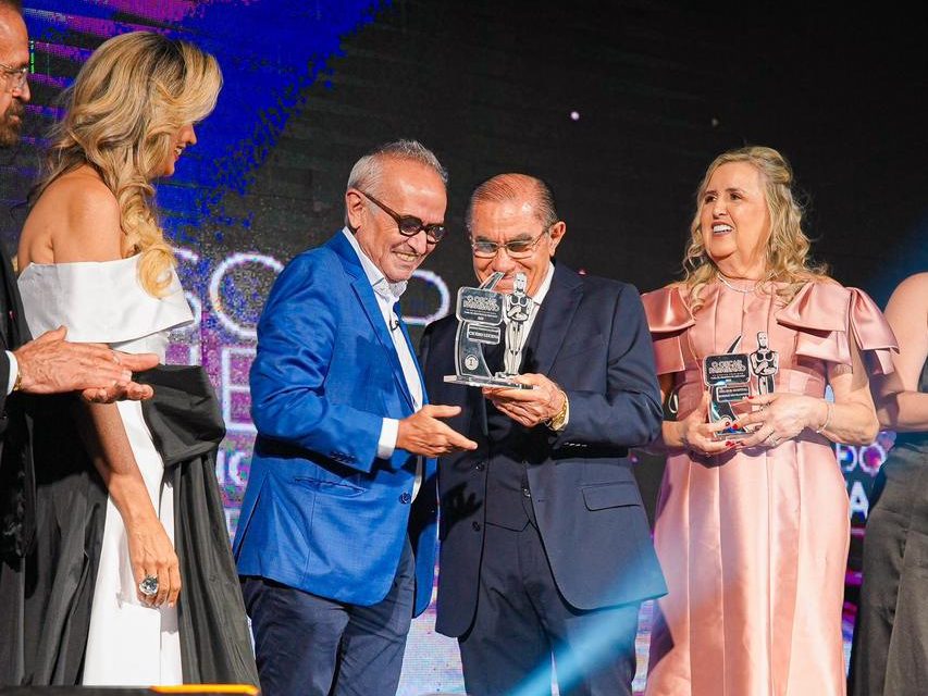 cicero-lucena-recebe-premio-de-melhor-prefeito-da-paraiba-em-patos