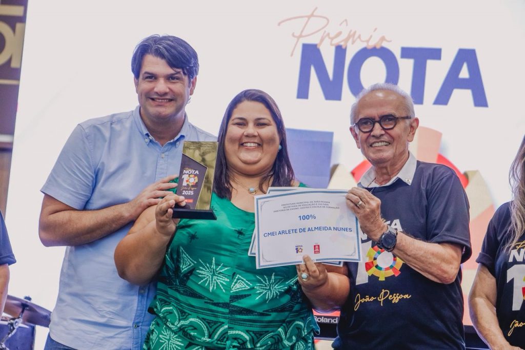 cicero-e-leo-exaltam-reconhecimento-de-profissionais-no-premio-‘escola-nota-10’