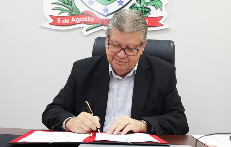 joao-azevedo-apresenta-nesta-segunda-revista-com-acoes-do-governo-em-2025