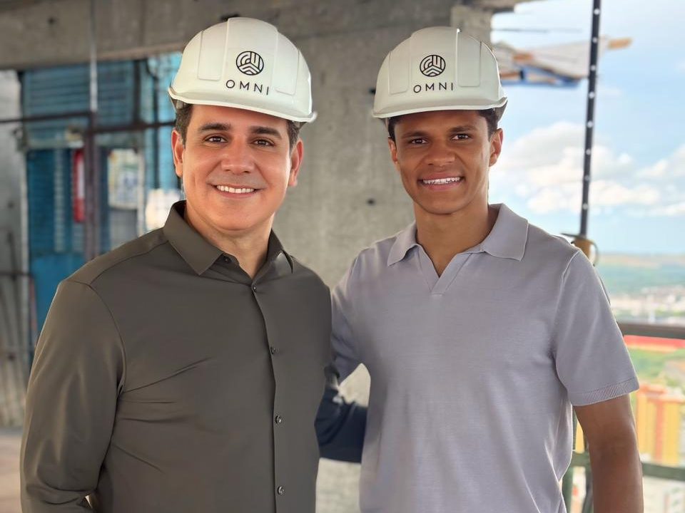 douglas-santos,-da-selecao,-visita-joao-pessoa-e-obras-do-omni-life-&-health