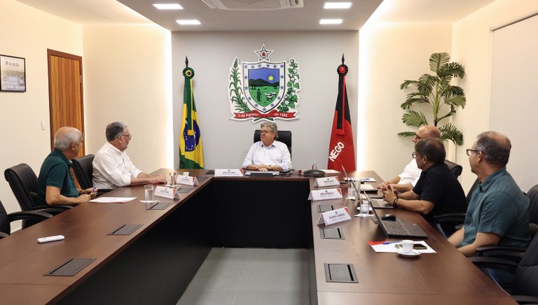 joao-azevedo-e-superintendente-do-sebrae-tratam-de-parcerias-para-turismo-e-artesanato