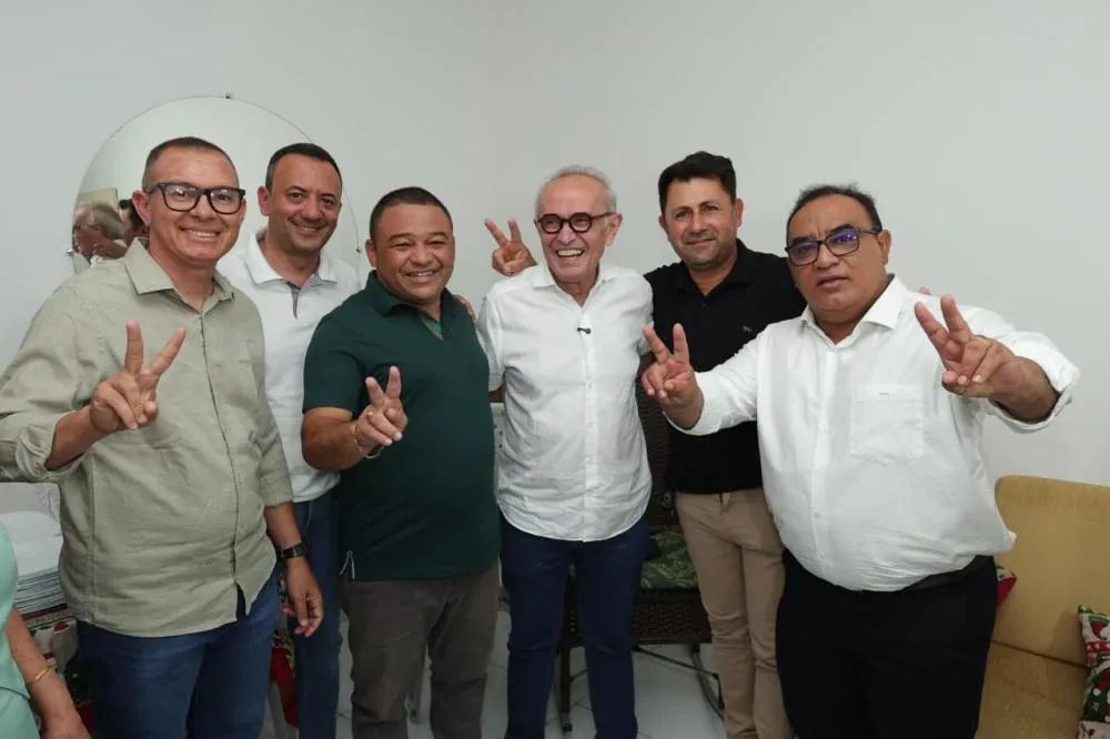cicero-lucena-recebe-apoio-de-vereador-de-bonito-de-santa-fe