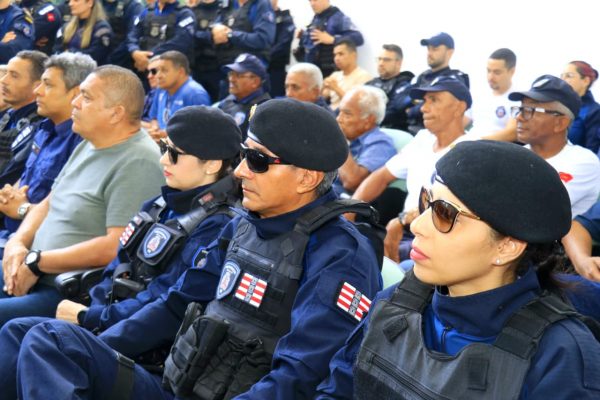 cicero-lucena-anuncia-aumento-de-mais-de-8%-para-guardas-civis-metropolitanos