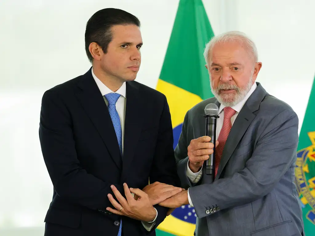 imprensa-nacional-destaca-articulacao-de-hugo-motta-com-lula-e-agenda-na-pb