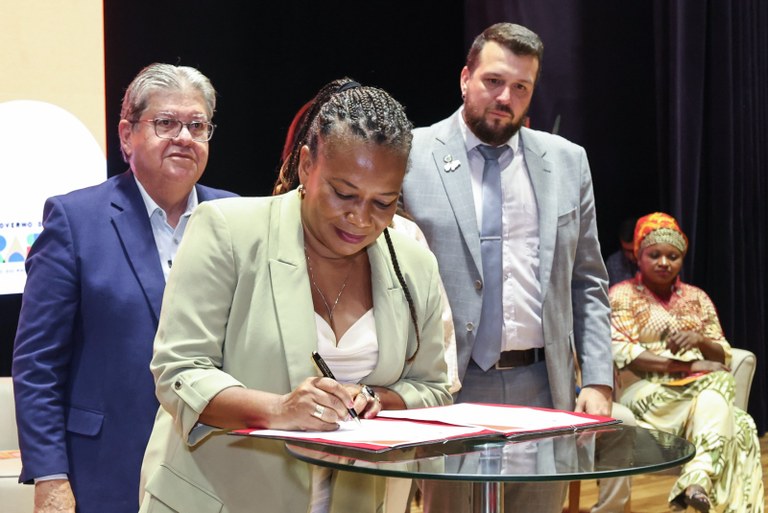 joao-azevedo-e-ministra-margareth-menezes-anunciam-r$-65-milhoes-para-cultura