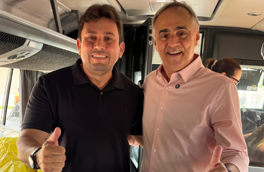 emendas-de-luciano-cartaxo-garantem-onibus-da-saude-e-trator-para-sousa