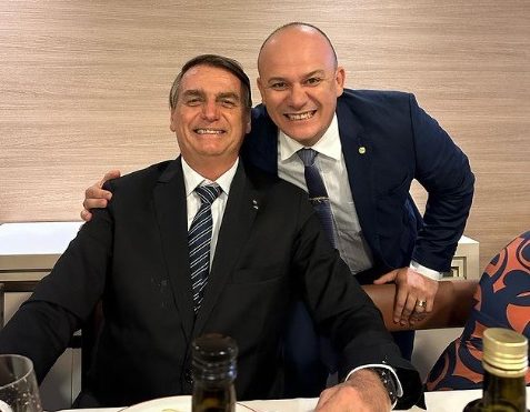 bolsonaro-pede-a-moraes-autorizacao-para-receber-visita-de-cabo-gilberto