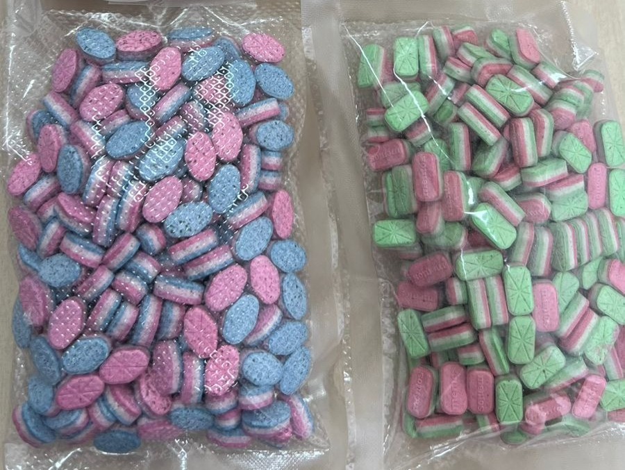 jovem-e-presa-em-distribuidora-com-mil-comprimidos-de-ecstasy,-em-campina-grande