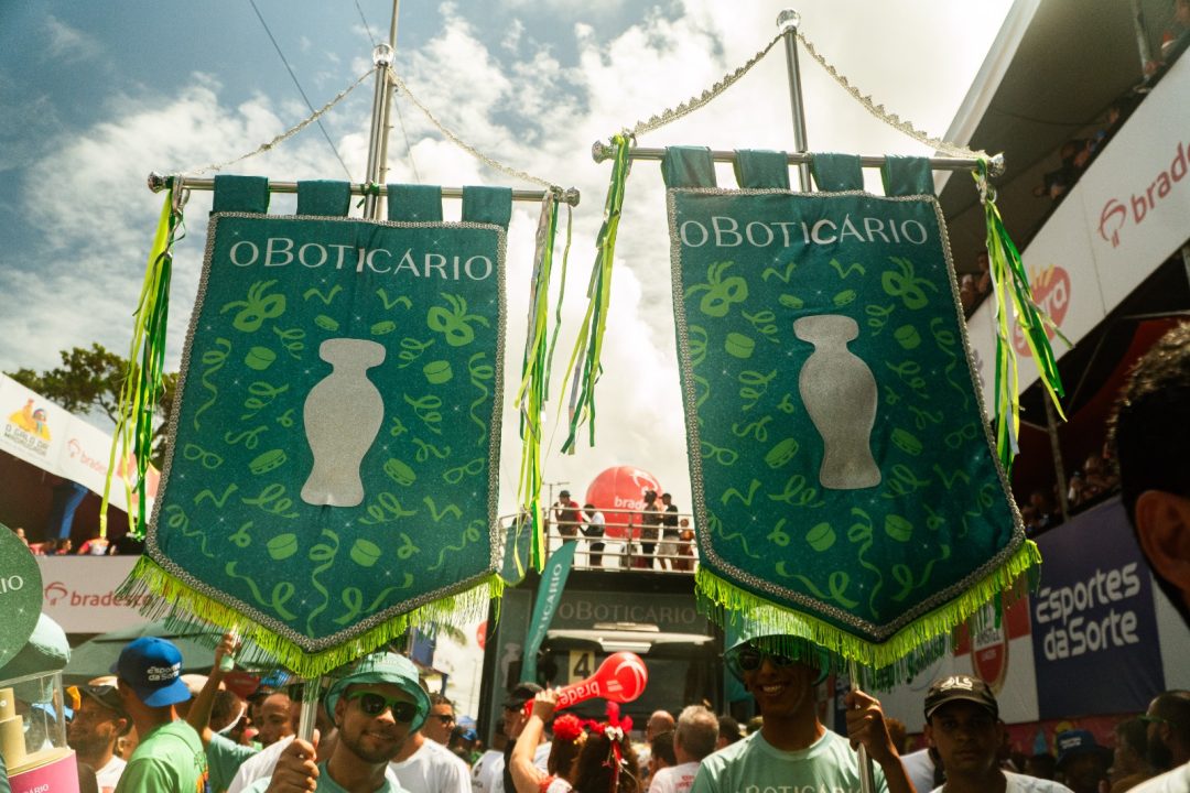 o-boticario-oferece-servico-de-maquiagem-para-o-carnaval